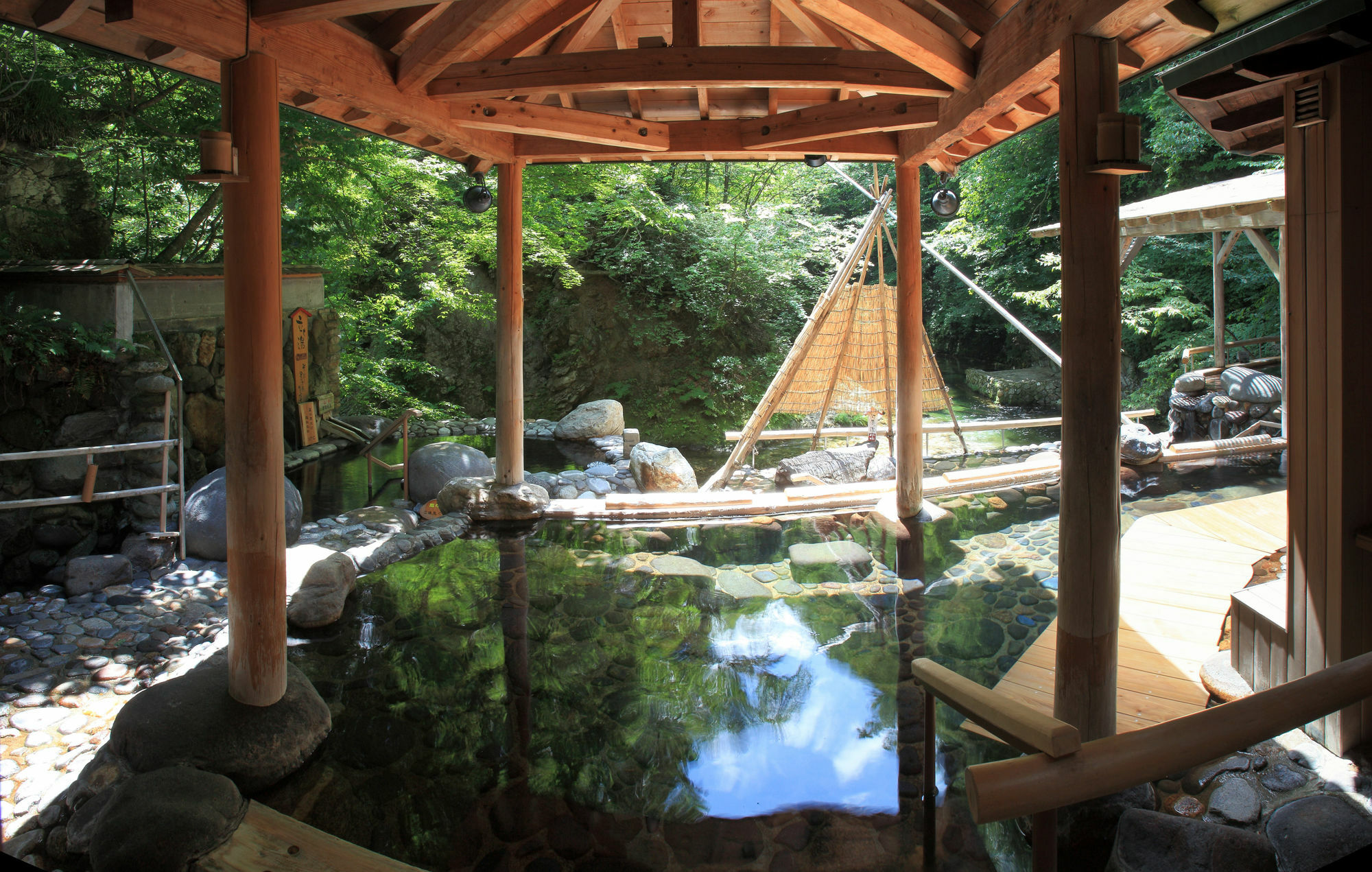 Sakunami Onsen Yuzukushi Salon Ichinobo Сендай Екстериор снимка